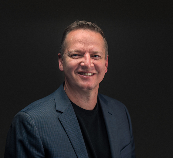 شان فيرش يلعب كرة السلة في جامعة مونتانا ستيت